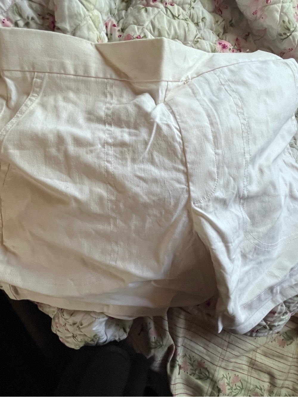 Banana Republic Women’s White Cotton Blend Short